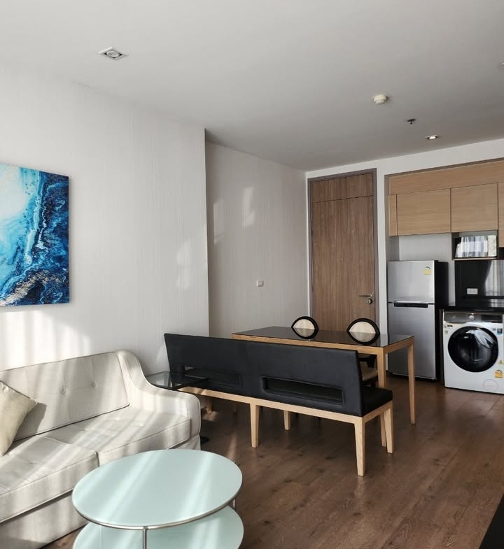 Fully furnished 2-bedroom 1-bathroom condo, 56 sqm, at Park Origin Phrom Phong. Luxurious facilities, 39th floor, BTS nearby. Rent 55K/month.