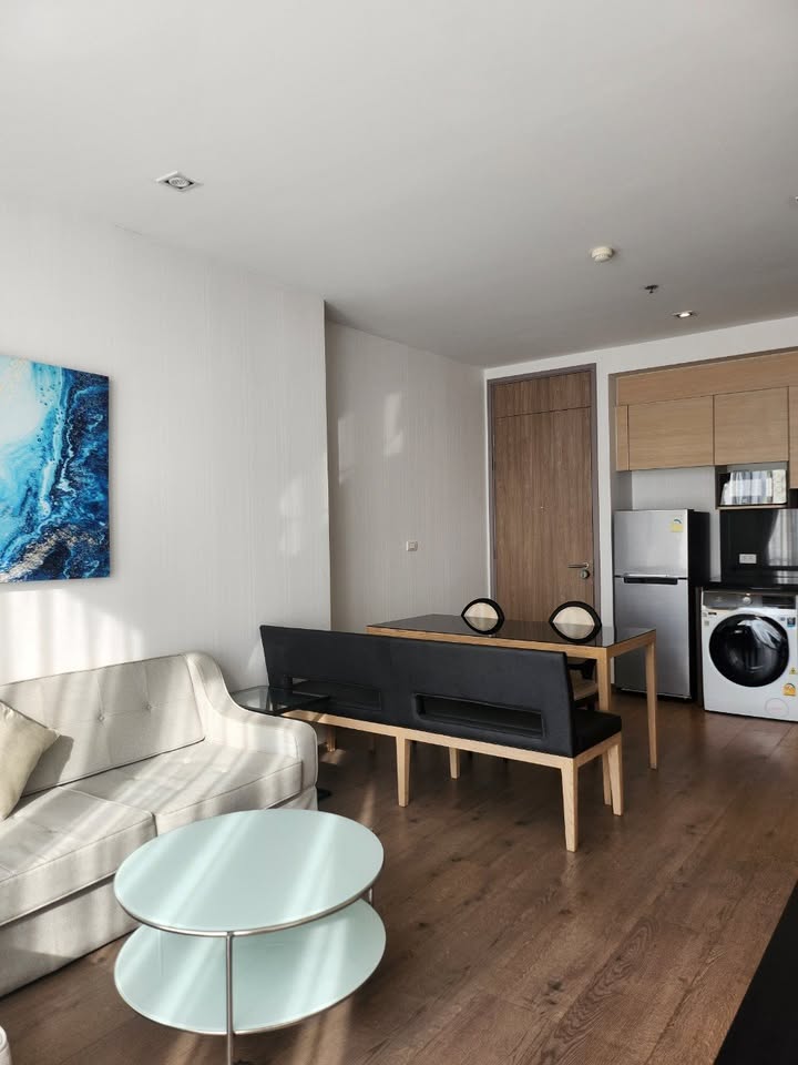 Fully furnished 2-bedroom 1-bathroom condo, 56 sqm, at Park Origin Phrom Phong. Luxurious facilities, 39th floor, BTS nearby. Rent 55K/month.
