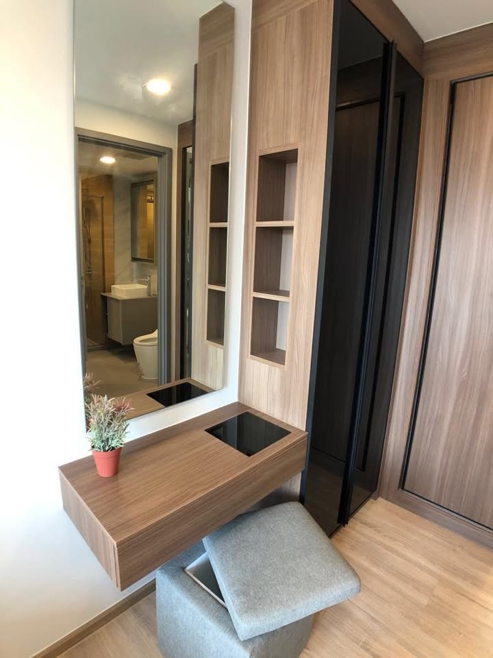 Rent a fully furnished 1-bedroom condo at Taka Haus, Ekkamai. 44 sqm, 5th floor, 21,800 THB/month. Modern amenities, close to BTS Ekkamai, Gateway Ekkamai