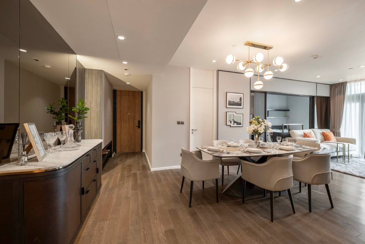 2-bed, 2-bath condo at MUNIQ Sukhumvit 23, 86 sqm. Rent for 95K/month, sale for 22M THB. Fully furnished, near BTS Asok.