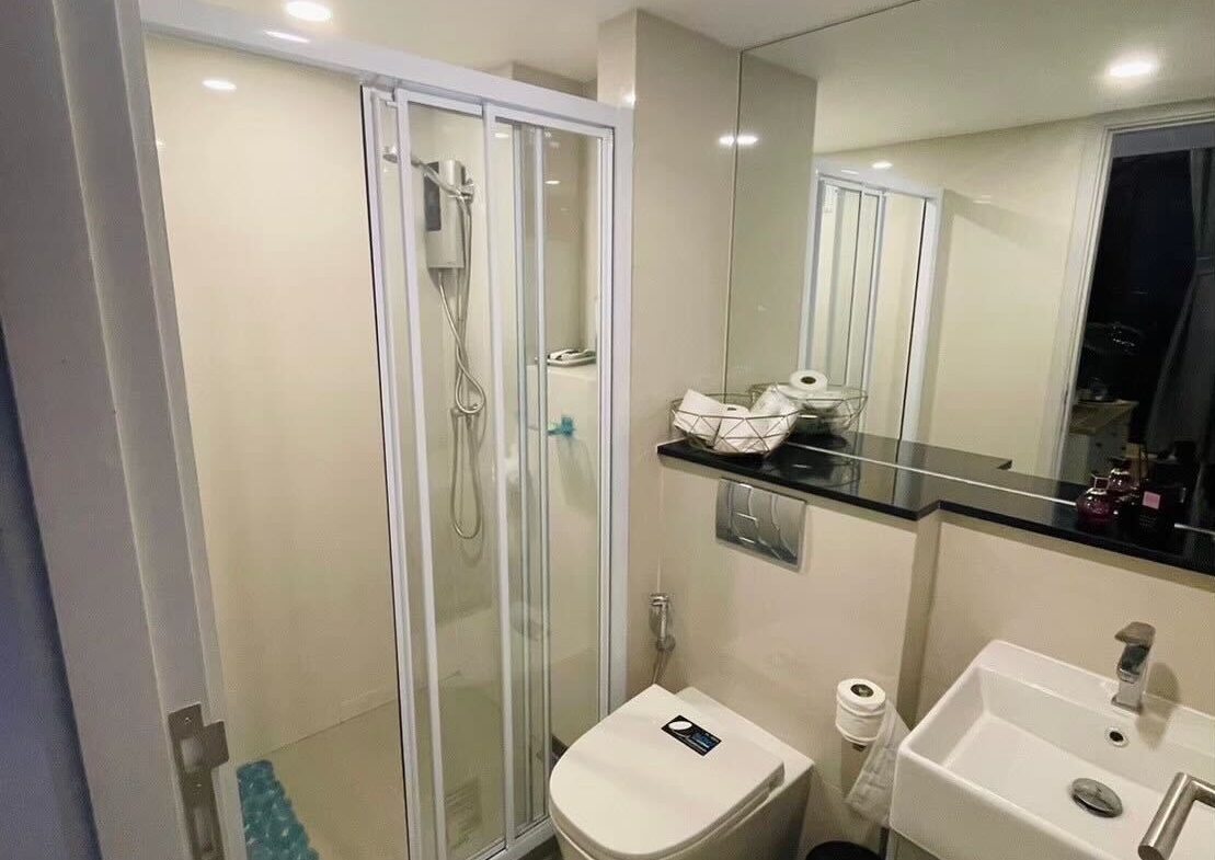 Spacious 2-bed, 2-bath condo at Supreme Ville, 118.25 sqm, for rent at 60,000 THB/month. Prime location near Lumphini MRT. Fully furnished.