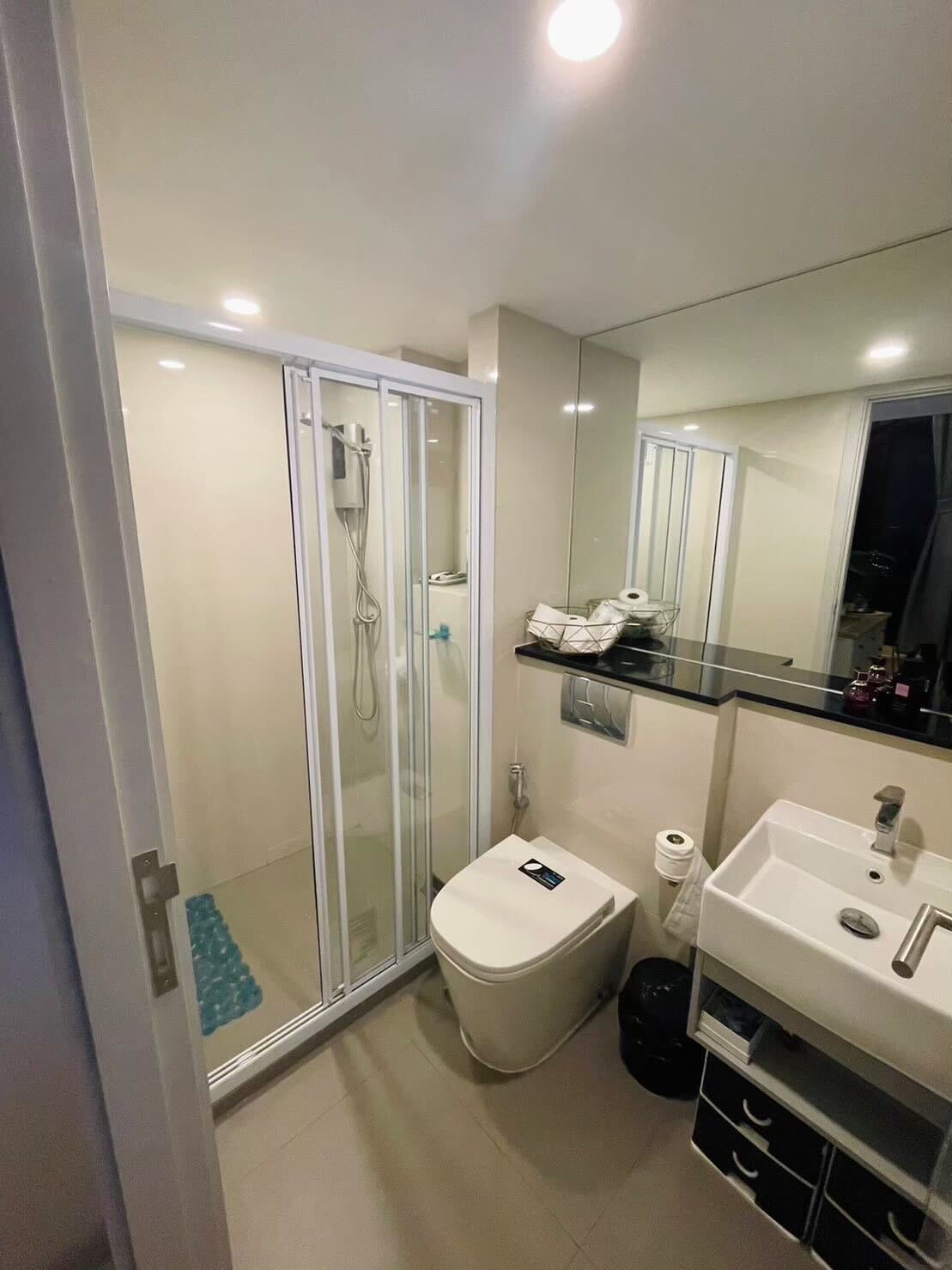 Spacious 2-bed, 2-bath condo at Supreme Ville, 118.25 sqm, for rent at 60,000 THB/month. Prime location near Lumphini MRT. Fully furnished.