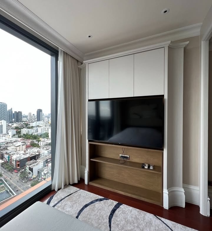 Luxurious 3-Bedroom, 3-Bathroom condo at KHUN by YOO Thonglor, 149 sqm, fully furnished, near BTS Thonglor, for rent at 275K THB/month. Move-in ready.