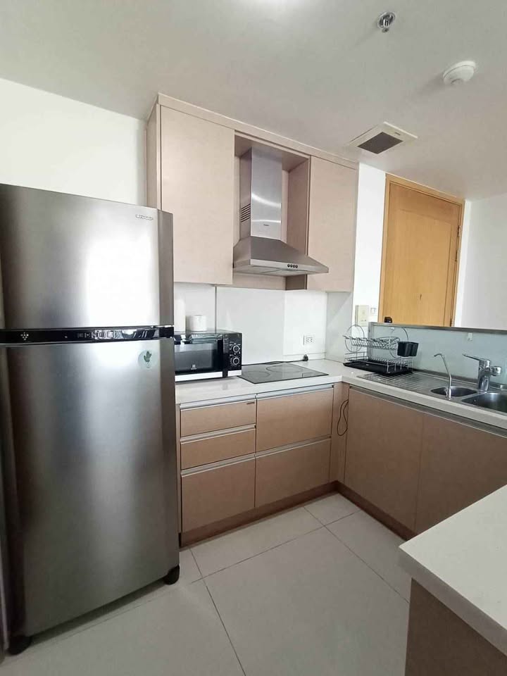 Spacious 2-Bedroom Condo for Rent at The Empire Place Sathorn. Fully furnished, 100 sqm, 7th floor. Prime location near BTS Chong Nonsi. Rent: 45,000 THB/month