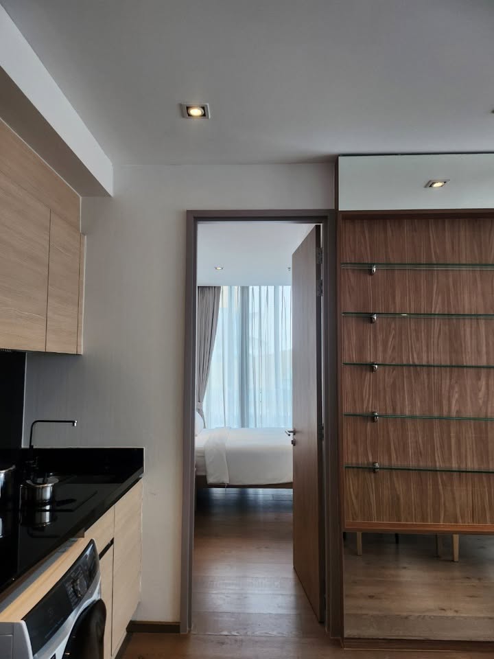 Fully furnished 2-bedroom 1-bathroom condo, 56 sqm, at Park Origin Phrom Phong. Luxurious facilities, 39th floor, BTS nearby. Rent 55K/month.