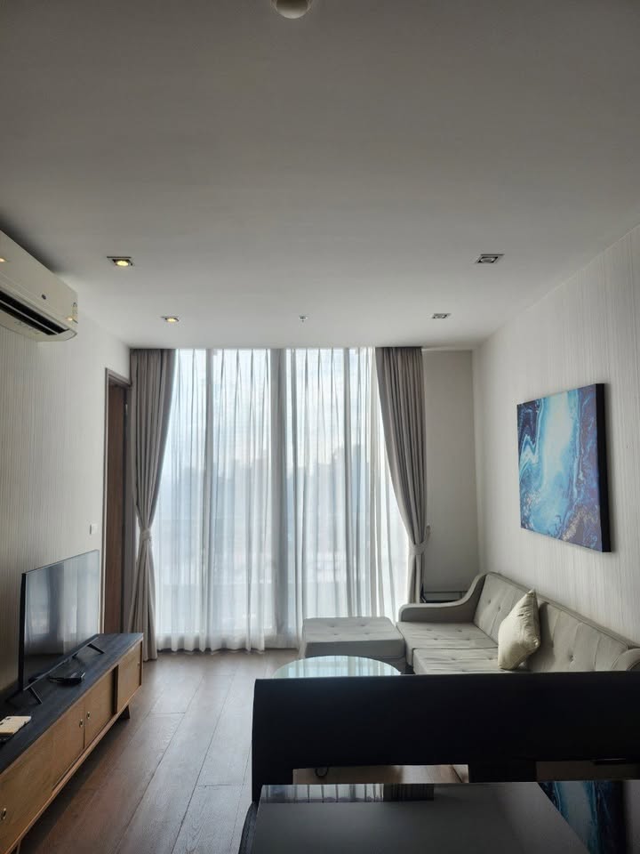 Fully furnished 2-bedroom 1-bathroom condo, 56 sqm, at Park Origin Phrom Phong. Luxurious facilities, 39th floor, BTS nearby. Rent 55K/month.