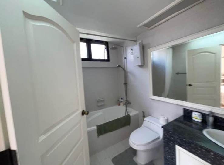 Spacious 3-bed, 2-bath, 287 sqm condo in Sukhumvit. Rent for 80,000 THB/month. Pet-friendly, near BTS Thonglor, Villa Market & TOPS Thonglor. Quiet, green views.