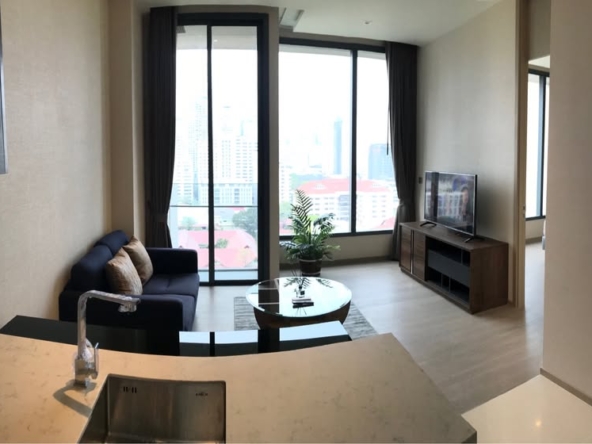 1-bedroom 47.05 sqm condo at The ESSE Asoke, Sukhumvit 21. Luxurious amenities, high ceiling, and stunning views. Rent 43K/month. Near BTS & MRT.