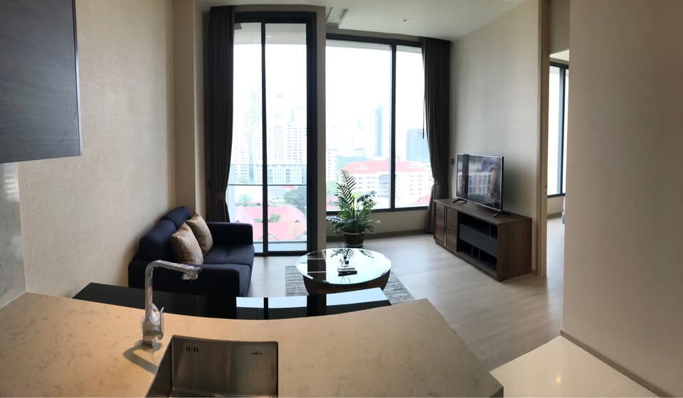 1-bedroom 47.05 sqm condo at The ESSE Asoke, Sukhumvit 21. Luxurious amenities, high ceiling, and stunning views. Rent 43K/month. Near BTS & MRT.