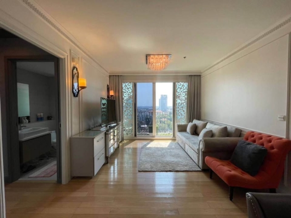 Modern 3-bed, 3-bath condo at Siri at Sukhumvit, 100 sqm, for rent at 65,000 THB/month. Prime Thonglor location, near BTS. Book a viewing today!