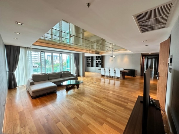 5-Bedroom 4-Bathroom 300sqm Belgravia Residences for Rent near BTS Phrom Phong at 200,000 THB/month – Luxury, Pet-Friendly Condo in Sukhumvit