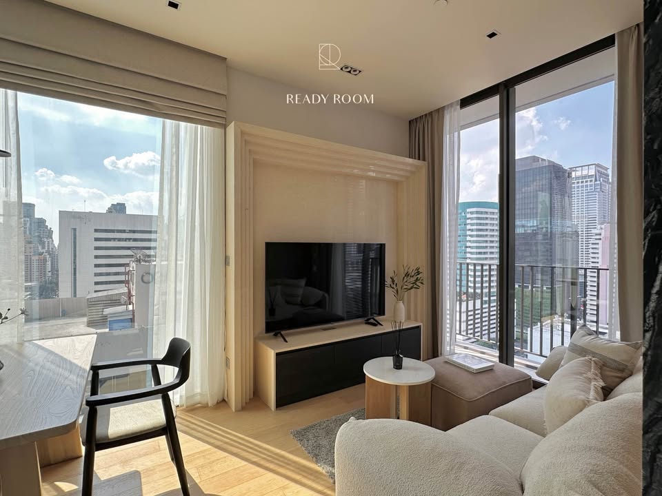 1-Bedroom 1-Bath 47sqm 28 Chidlom for Rent, 55K-65K THB, Near Chit Lom BTS