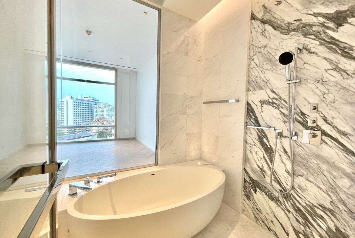2-Bedroom, 3-Bathroom 129 sqm Condo for Rent at Four Seasons Private Residences Sathorn, Near BTS Saphan Taksin, 150,000 THB/month