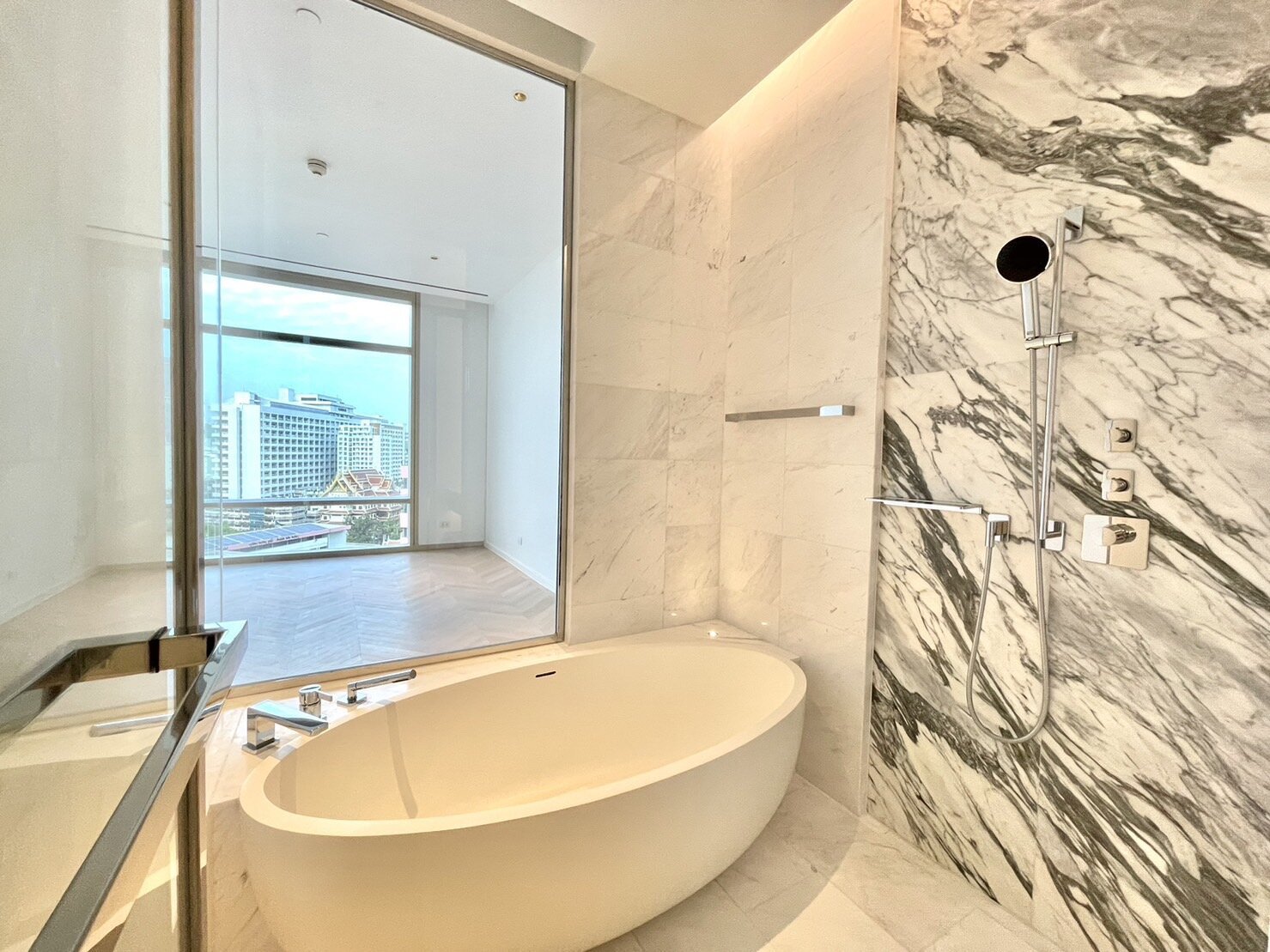2-Bedroom, 3-Bathroom 129 sqm Condo for Rent at Four Seasons Private Residences Sathorn, Near BTS Saphan Taksin, 150,000 THB/month