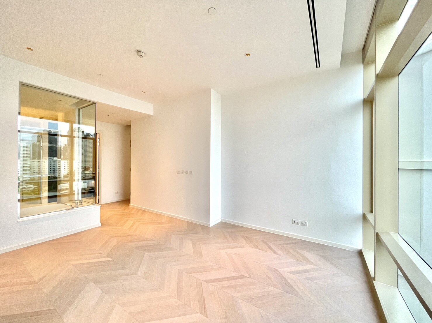 2-Bedroom, 3-Bathroom 129 sqm Condo for Rent at Four Seasons Private Residences Sathorn, Near BTS Saphan Taksin, 150,000 THB/month