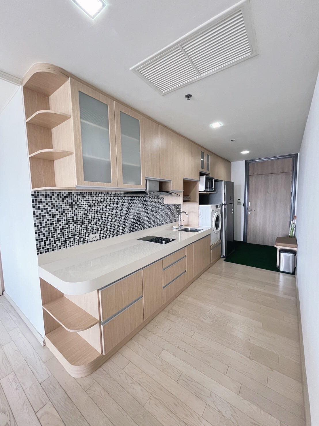Luxury 2-bedroom condo at Noble Solo, Thong Lo. 120 sqm, stunning city views, parking for 4, and exclusive amenities. For sale at 17.9M THB. Don't miss out!