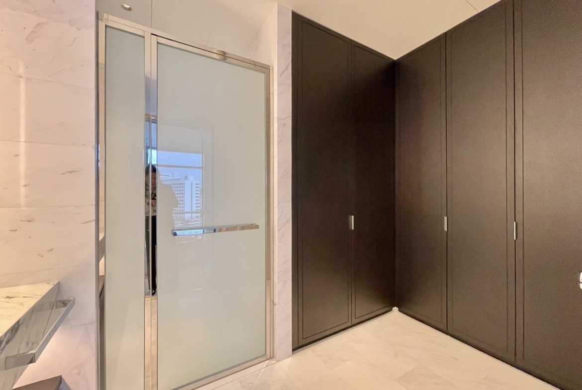 2-Bedroom, 3-Bathroom 129 sqm Condo for Rent at Four Seasons Private Residences Sathorn, Near BTS Saphan Taksin, 150,000 THB/month