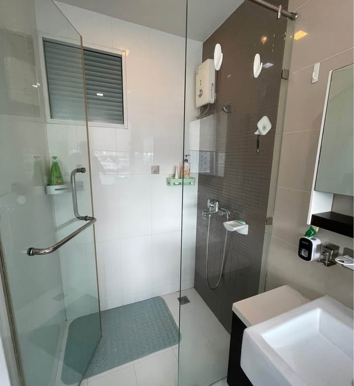 3-Bedroom, 2-Bathroom 89sqm House at The Bloom Sukhumvit 71 for Rent 42,000 THB/month – Near BTS Phra Khanong, Fully Furnished, Available from Feb 2025