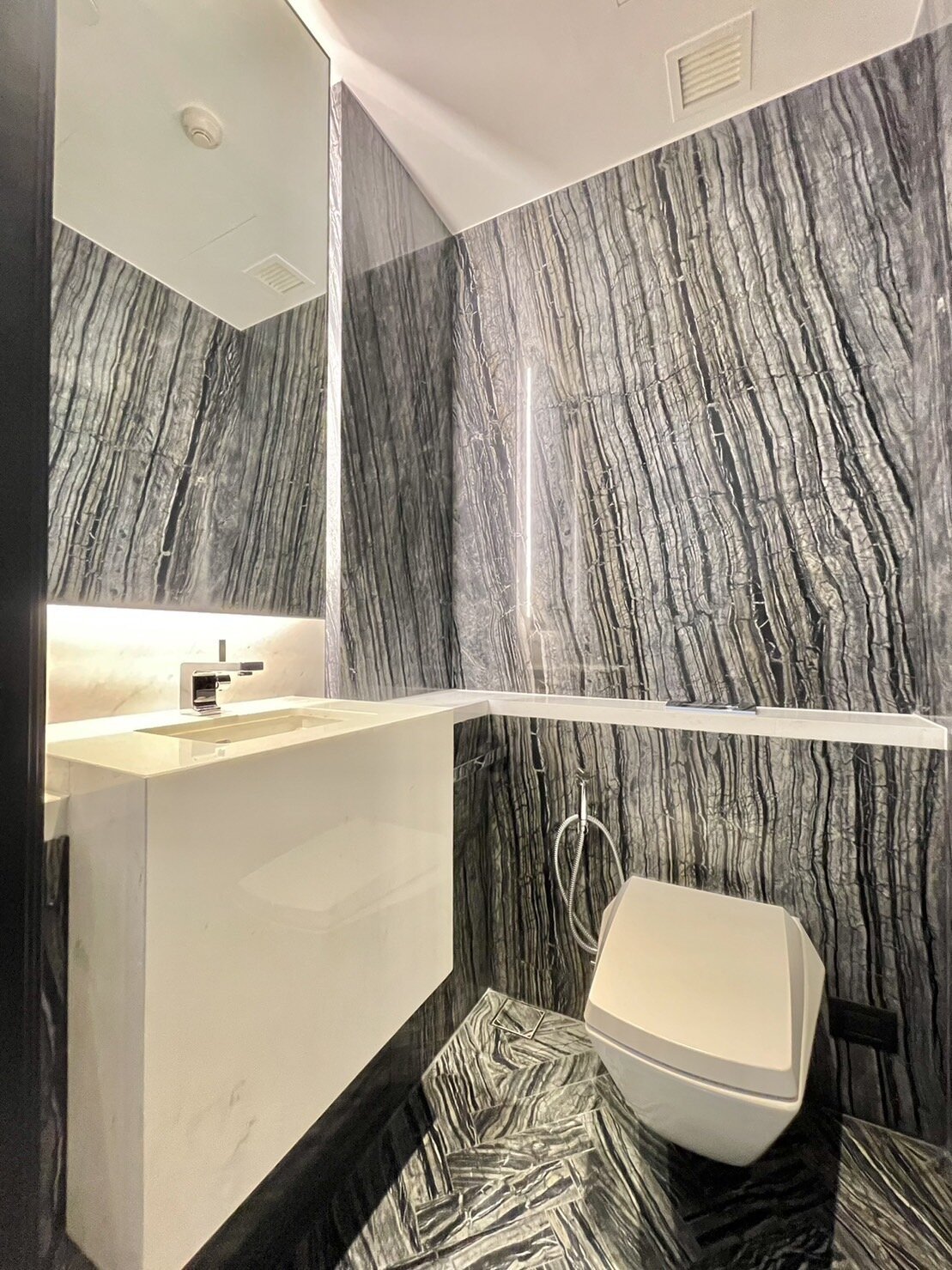 2-Bedroom, 3-Bathroom 129 sqm Condo for Rent at Four Seasons Private Residences Sathorn, Near BTS Saphan Taksin, 150,000 THB/month