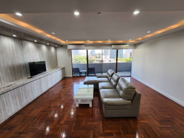 4-Bedroom, 3-Bathroom Condo at Premier Sukhumvit 24, 203 sqm, For Rent 65,000 THB, 450m to BTS Phrom Phong, Fully Furnished, Pet-Friendly