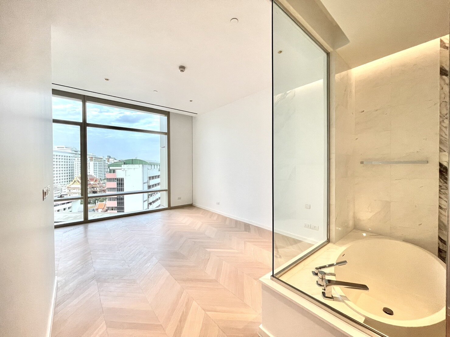 2-Bedroom, 3-Bathroom 129 sqm Condo for Rent at Four Seasons Private Residences Sathorn, Near BTS Saphan Taksin, 150,000 THB/month