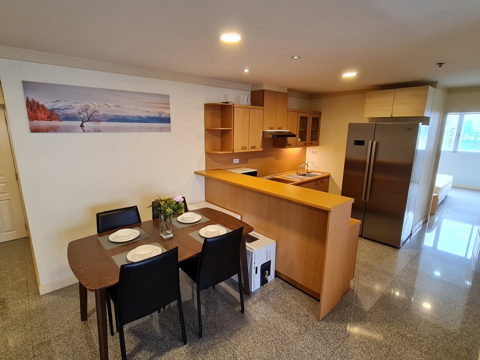 Spacious 2-Bedroom + Extra Room, 1-Bathroom, 82.94 sqm condo at The Waterford Diamond Sukhumvit 30/1 for sale ฿9.79M. High floor, 2 balconies, BTS Phrom Phong/Thonglor.