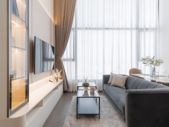 Luxury 2-bed, 2-bath duplex at Park Origin Chula-Samyan. 64 sqm, Chao Phraya River view, MRT Sam Yan nearby. For rent 65K THB/month..