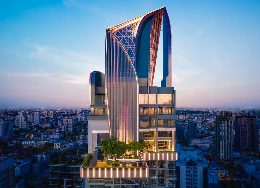 For Rent ฿145,000: 2-Bed 2-Bath 97.5 sqm Duplex at LAVIQ Sukhumvit 57. High-floor corner unit, fully furnished, 100m to Thonglor BTS. Ready to move in March.