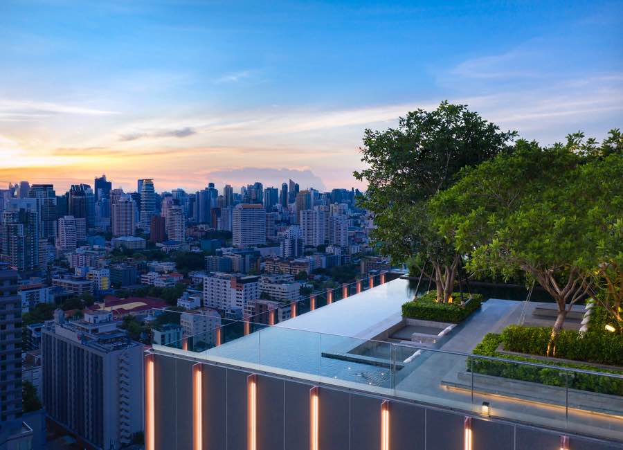 For Rent ฿145,000: 2-Bed 2-Bath 97.5 sqm Duplex at LAVIQ Sukhumvit 57. High-floor corner unit, fully furnished, 100m to Thonglor BTS. Ready to move in March.