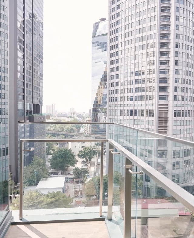 For Rent ฿145,000: 2-Bed 2-Bath 97.5 sqm Duplex at LAVIQ Sukhumvit 57. High-floor corner unit, fully furnished, 100m to Thonglor BTS. Ready to move in March.