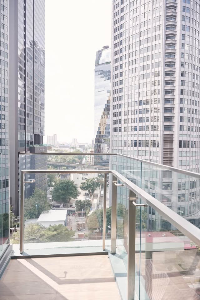 For Rent ฿145,000: 2-Bed 2-Bath 97.5 sqm Duplex at LAVIQ Sukhumvit 57. High-floor corner unit, fully furnished, 100m to Thonglor BTS. Ready to move in March.