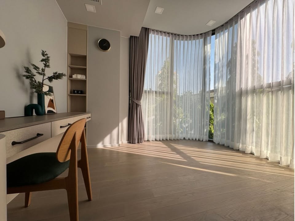 Spacious 2-bed 2-bath 90 sqm condo at Ashton Residence 41 for rent at ฿85,000/month. Fully equipped, near BTS Phrom Phong. Contact us for a viewing!