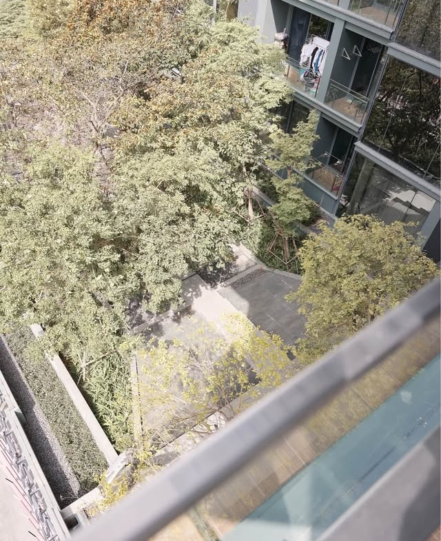 For Rent ฿145,000: 2-Bed 2-Bath 97.5 sqm Duplex at LAVIQ Sukhumvit 57. High-floor corner unit, fully furnished, 100m to Thonglor BTS. Ready to move in March.