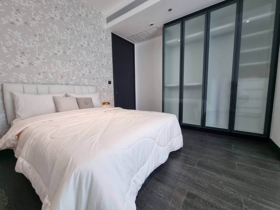 Luxury 2-bed, 2-bath, 98 sqm condo at Tait Sathorn 12, for rent at 120,000 THB/month. Near BTS Chong Nonsi & BTS Surasak. Fully furnished. Call now!