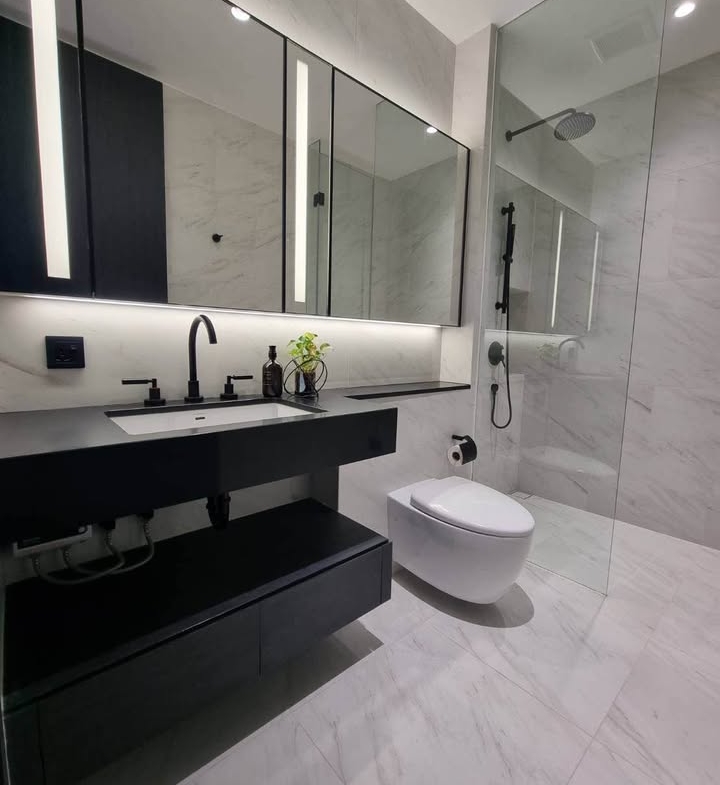 Luxury 2-bed, 2-bath, 98 sqm condo at Tait Sathorn 12, for rent at 120,000 THB/month. Near BTS Chong Nonsi & BTS Surasak. Fully furnished. Call now!