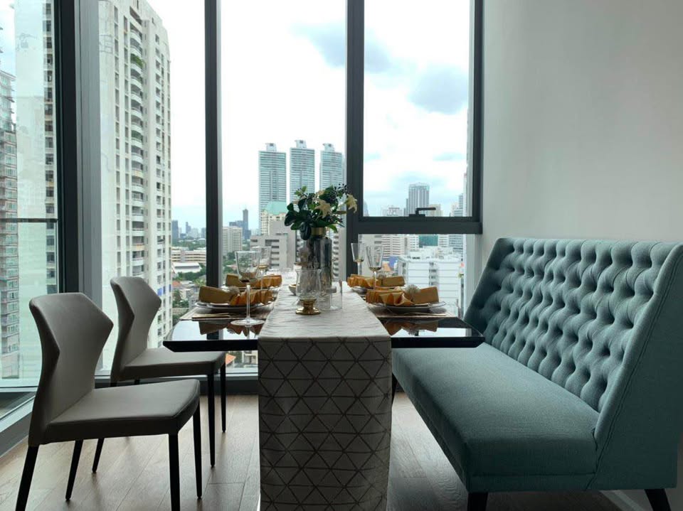 Luxury 2-bed, 2-bath, 110 sqm condo at Kraam Sukhumvit 26, for sale at 36,000,000 THB. High floor, unblocked view, near BTS Phrom Phong. Contact us today!