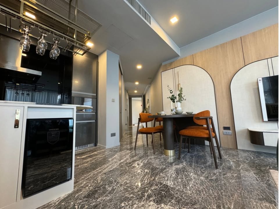 Spacious 2-bed 2-bath 90 sqm condo at Ashton Residence 41 for rent at ฿85,000/month. Fully equipped, near BTS Phrom Phong. Contact us for a viewing!