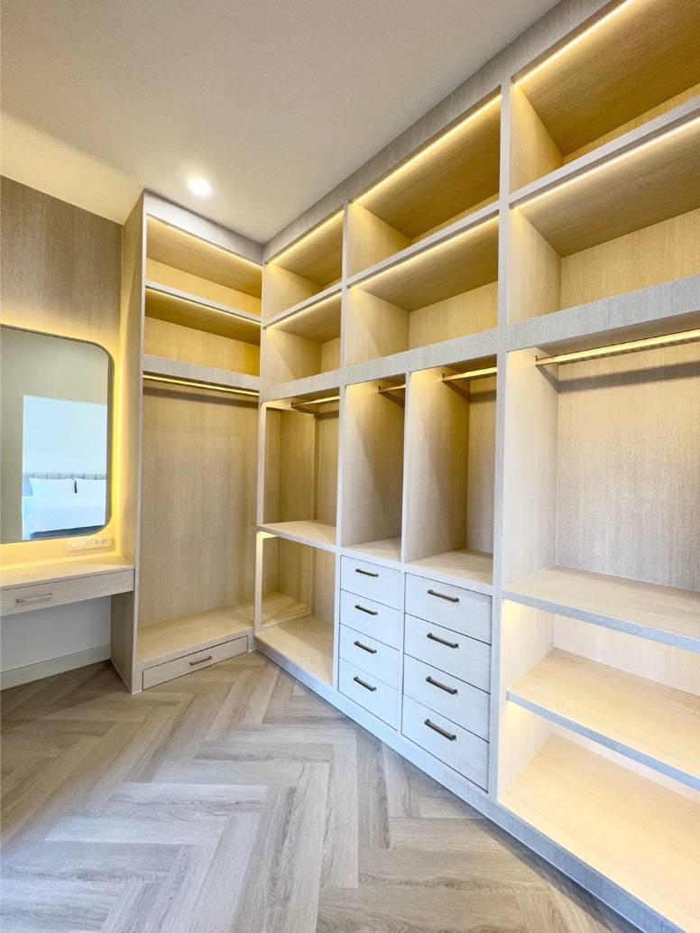 Rent this spacious 4-bedroom, 4-bathroom townhouse in Pridi Panomyong 42. 250 sqm with modern design and private garden. Available for 110,000 THB/month