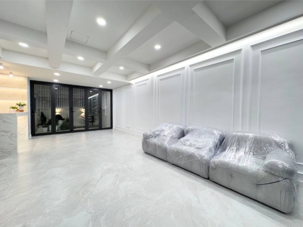 Rent this spacious 4-bedroom, 4-bathroom townhouse in Pridi Panomyong 42. 250 sqm with modern design and private garden. Available for 110,000 THB/month