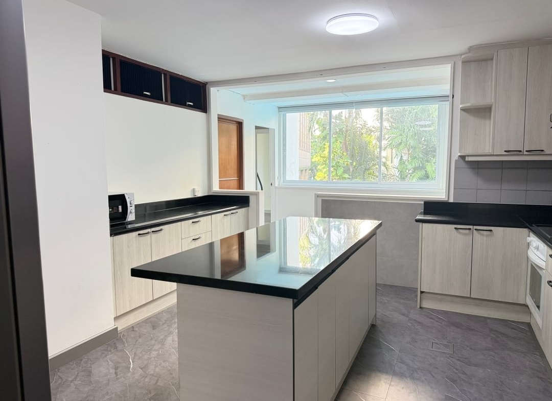 Luxury 2-BR, 2-BA condo at P.R. Home II, Thonglor Soi 8, 250 sqm, rent 75,000 THB/month. Spacious living, prime location near BTS Thonglor.
