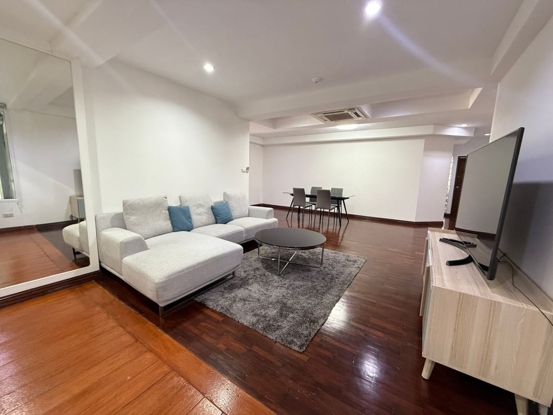 Luxury 2-BR, 2-BA condo at P.R. Home II, Thonglor Soi 8, 250 sqm, rent 75,000 THB/month. Spacious living, prime location near BTS Thonglor.