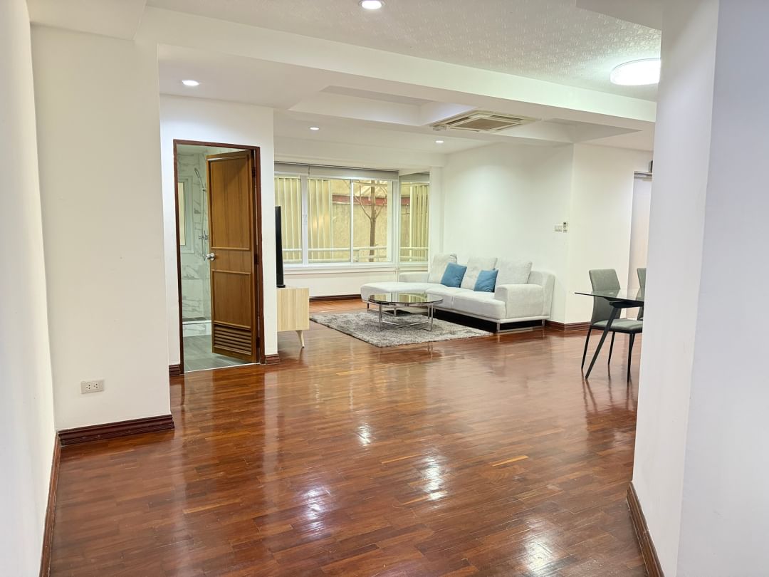 Luxury 2-BR, 2-BA condo at P.R. Home II, Thonglor Soi 8, 250 sqm, rent 75,000 THB/month. Spacious living, prime location near BTS Thonglor.