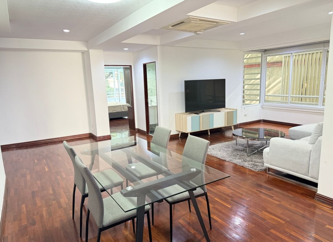 Luxury 2-BR, 2-BA condo at P.R. Home II, Thonglor Soi 8, 250 sqm, rent 75,000 THB/month. Spacious living, prime location near BTS Thonglor.