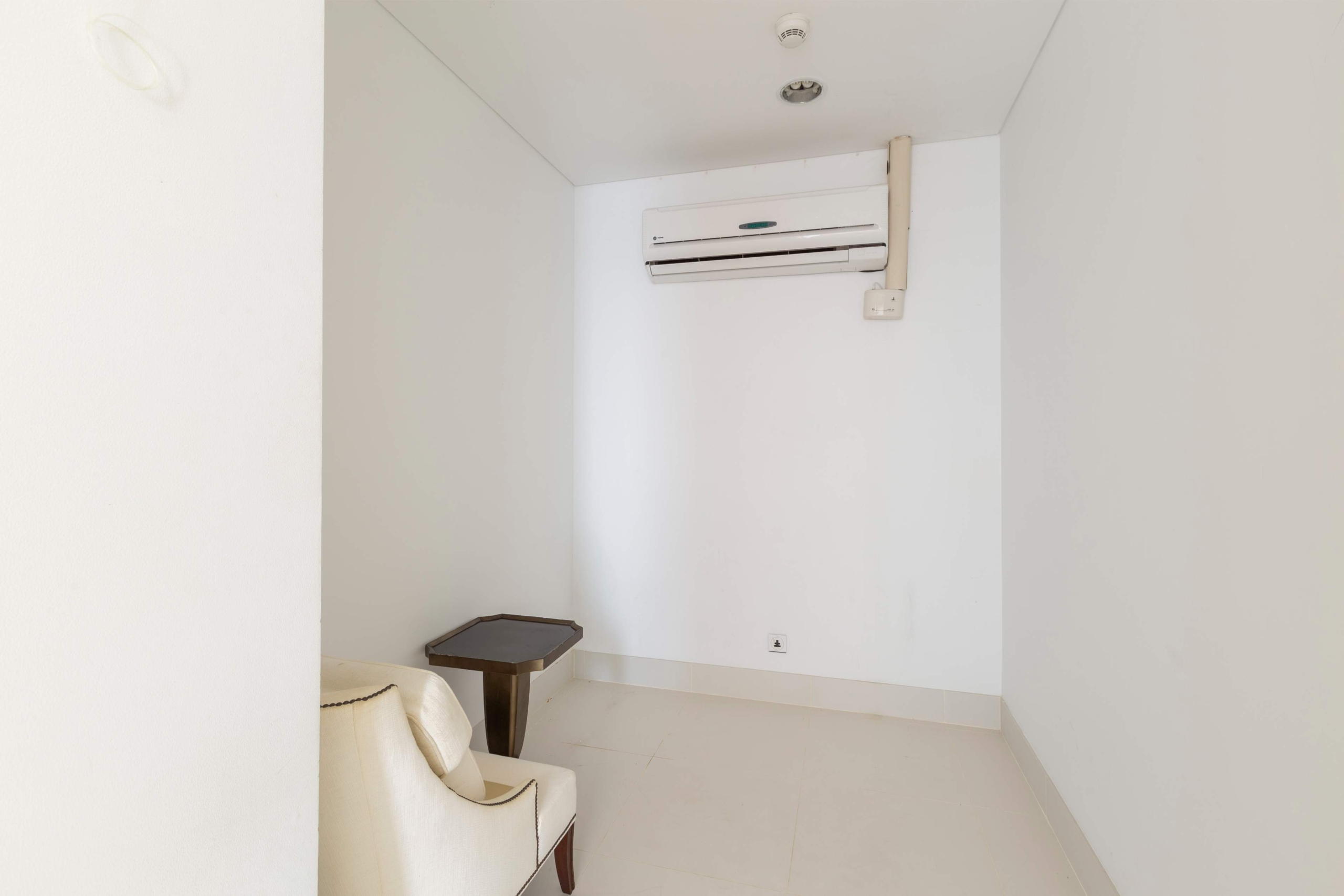 Luxury 2-Bedroom, 3-Bathroom, 248 sqm condo at The Ritz-Carlton Residences for sale ฿144M. High floor, large balcony, BTS Chong Nonsi access, 5-star services.