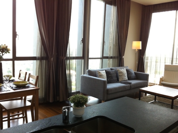 Luxurious 2-bed, 2-bath condo at Quattro Thonglor Tower B, 85 sqm. Rent for 62,000 THB/month. Upscale living near BTS, with 5-star amenities!