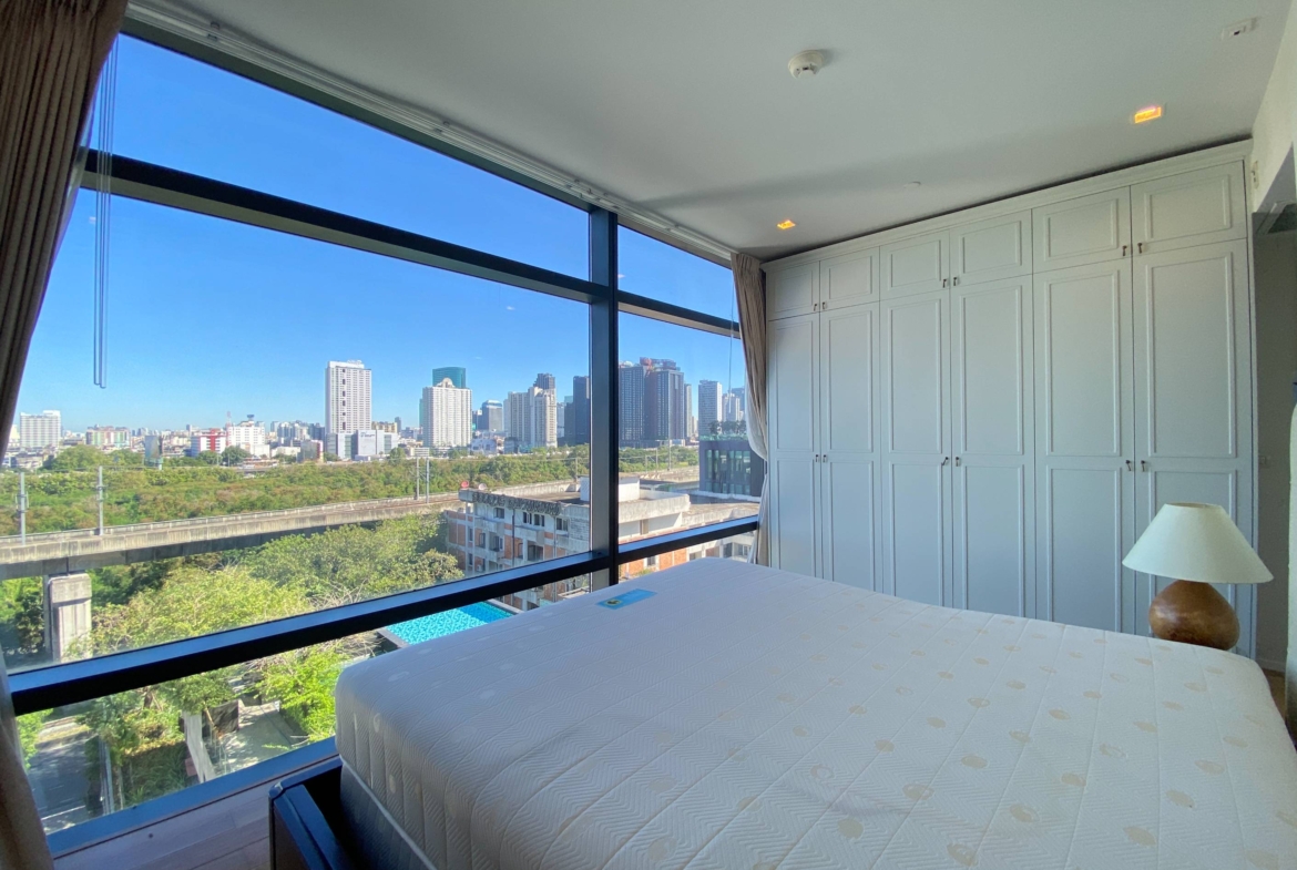 Luxurious 2-bed, 2-bath condo at Circle Living, 78.09 sqm, for rent at 55,000 THB/month. Fully furnished, with city views and modern amenities.
