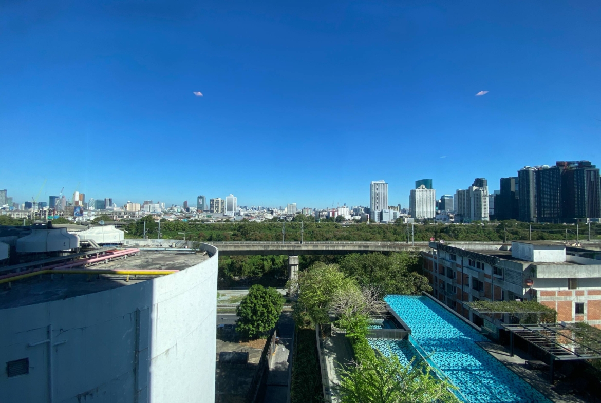 Luxurious 2-bed, 2-bath condo at Circle Living, 78.09 sqm, for rent at 55,000 THB/month. Fully furnished, with city views and modern amenities.