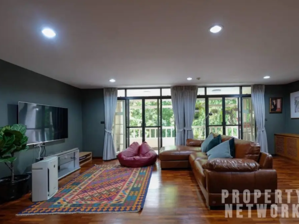 This 3-bedroom, 2-bathroom condo offers excellent value in one of Bangkok’s most desirable locations, with great amenities and an unbeatable lifestyle. Don't miss the opportunity to make this your new home. Contact us today to schedule a viewing!