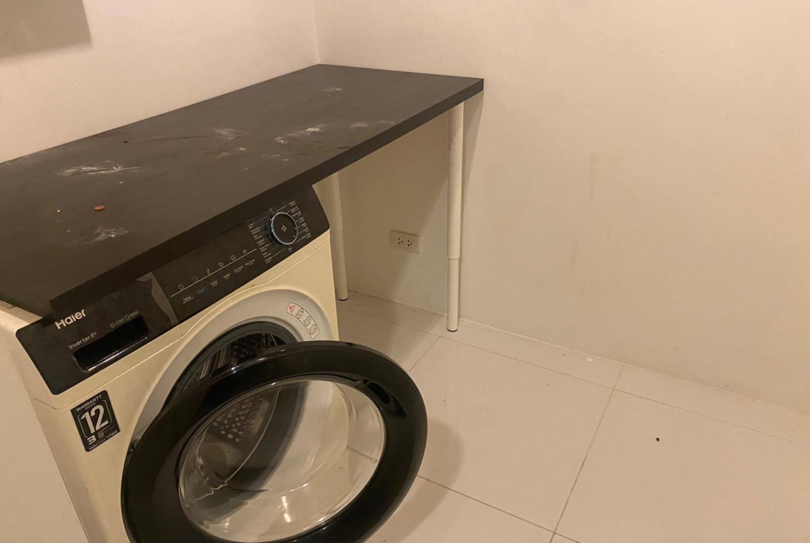 Spacious 2-bed, 2-bath corner unit at Nara 9, 78 sqm, for rent at 50,000 THB/month. Newly renovated with TV & coffee table. Close to Chong Nonsi BTS.