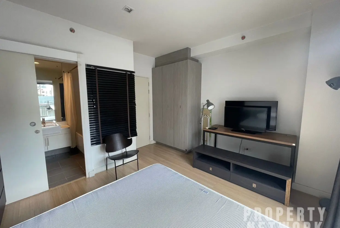 2-Bedroom, 2-Bathroom Condo, 68 sqm, 30,000 THB/month at The Seed Mingle Sathorn Suanplu, Near BTS Sala Daeng - For Rent